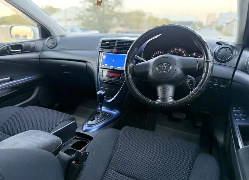 Toyota Caldina: 2004 г., 2 л, Автомат, Бензин, Универсал: фото 6