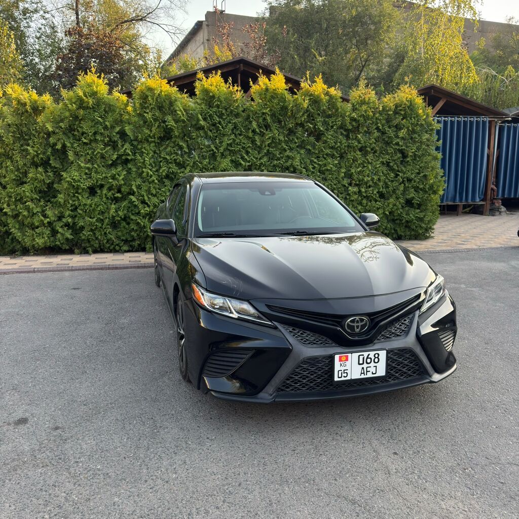 Toyota Camry: 2020 г., 2.5 л, Автомат, Бензин, Седан: фото 2