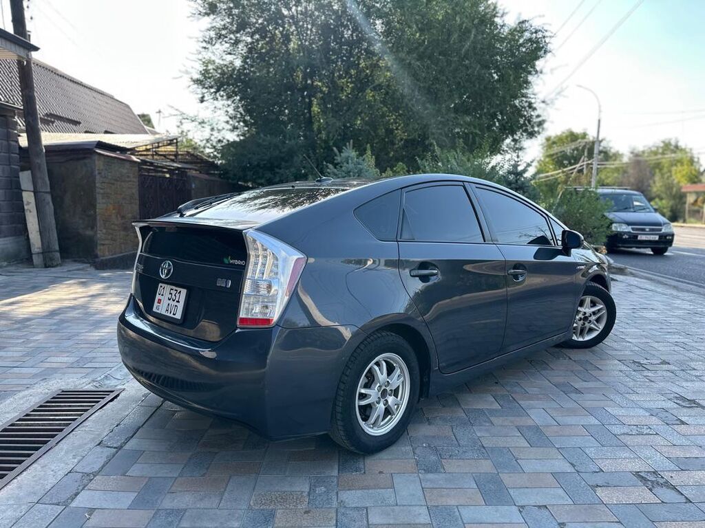 Toyota Prius: 2011 г., 1.8 л, Автомат, Гибрид, Лифтбек: фото 6