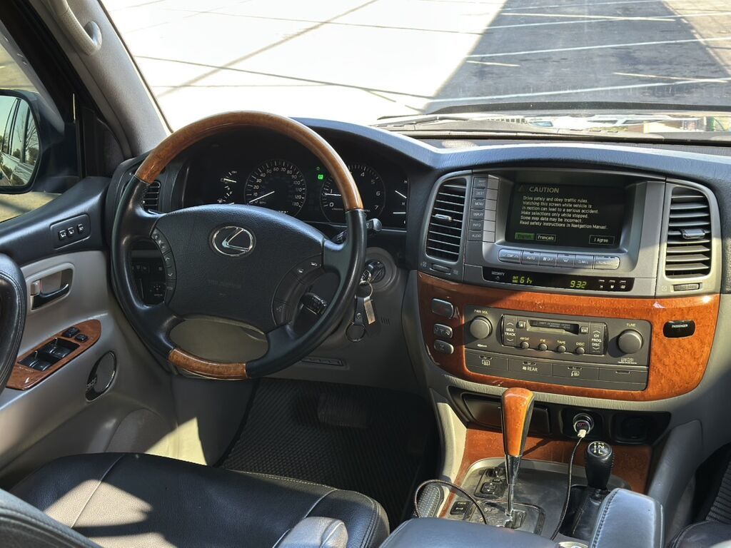 Lexus LX: 2005 г., Автомат, Бензин, Внедорожник: фото 4