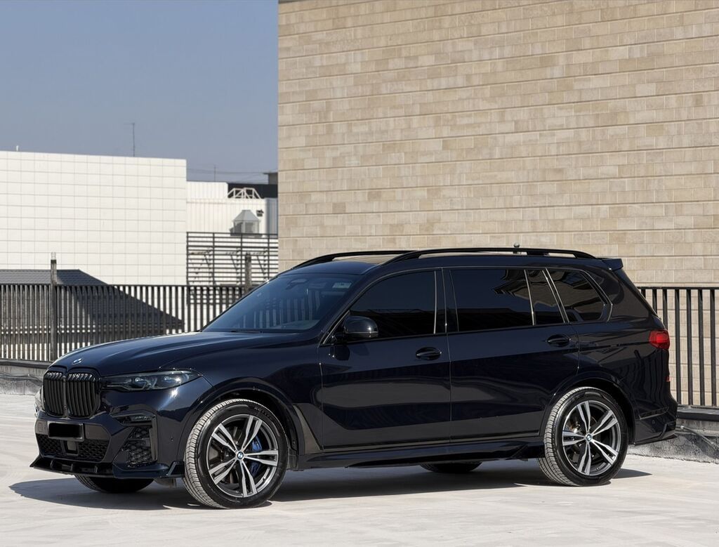 BMW X7: 2021 г., 4.4 л, Автомат, Бензин, Внедорожник: фото 1