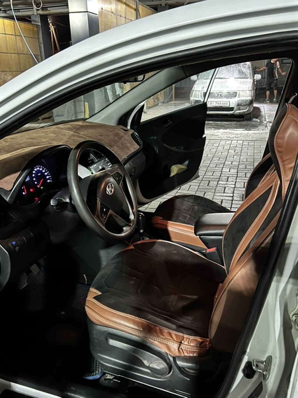 Hyundai Solaris: 2015 г., 1.4 л, Автомат, Бензин, Седан: фото 7