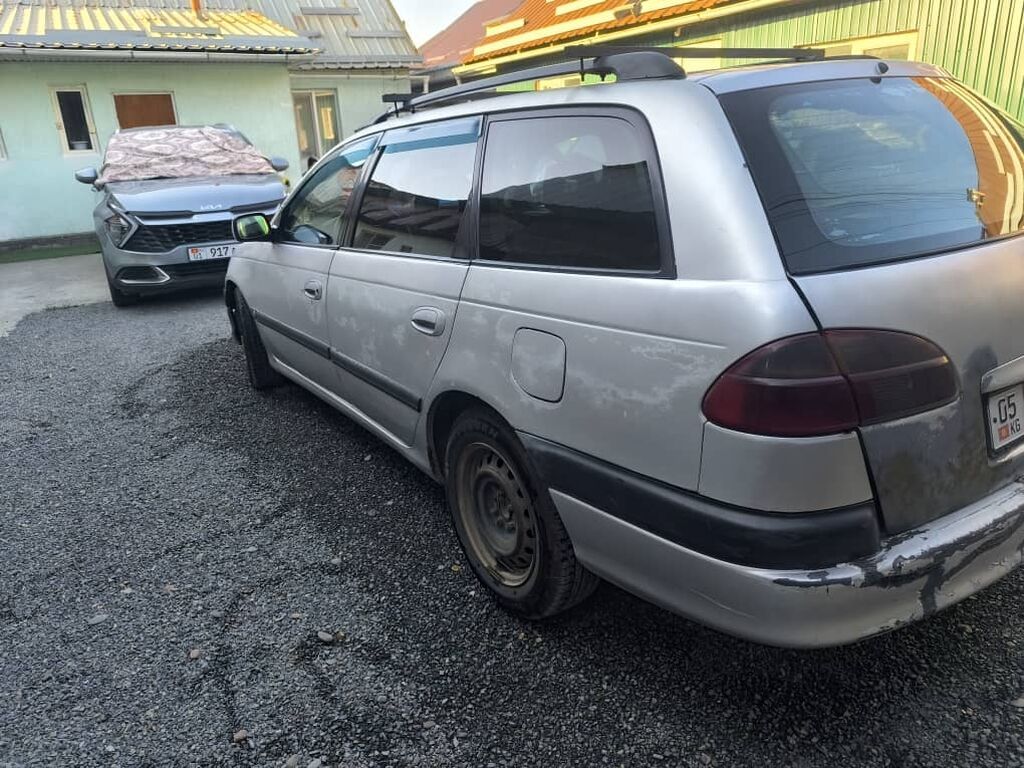 Toyota Avensis: 2000 г., Механика, Универсал — фото 3