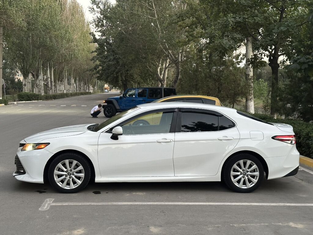 Toyota Camry: 2018 г., 2.5 л, Автомат, Бензин, Седан: фото 4
