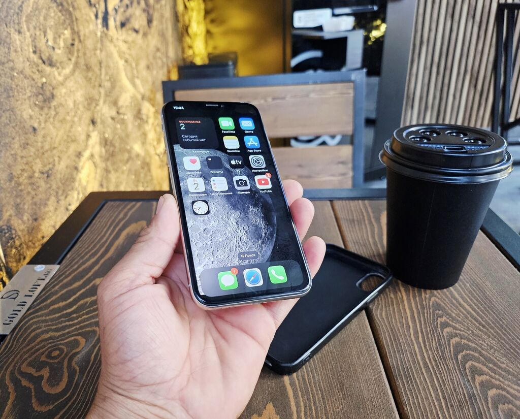 IPhone X, Б/у, 64 ГБ, Белый, Чехол, 74 %: фото 3