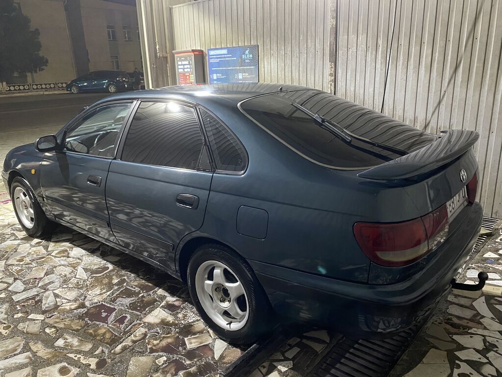 Toyota Carina E: 1995 г., 1.5 л, Механика, Бензин, Хэтчбэк: фото 4