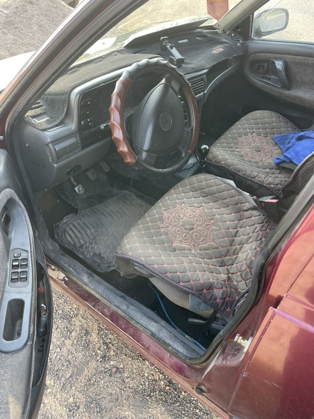 Daewoo Nexia: 1999 г., Механика, Бензин, Седан: фото 3