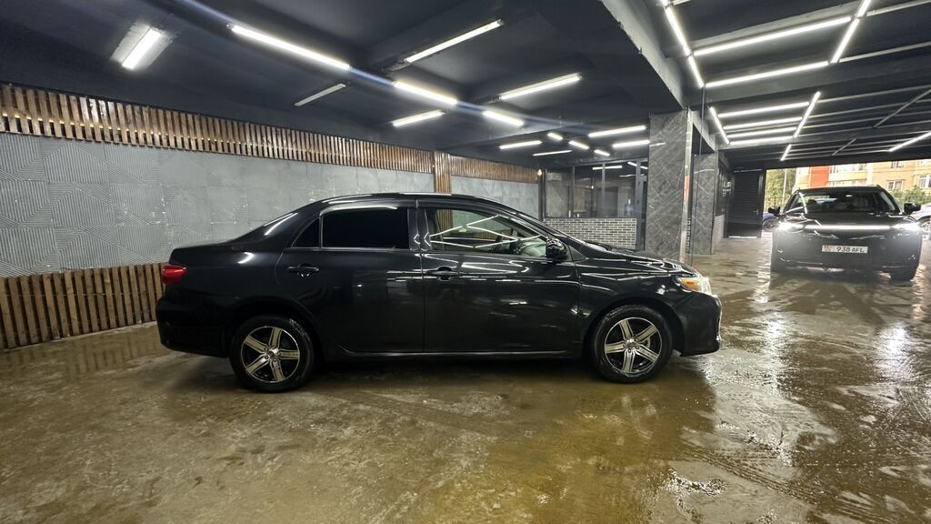 Toyota Corolla: 2011 г., 1.8 л, Автомат, Бензин, Седан: фото 2
