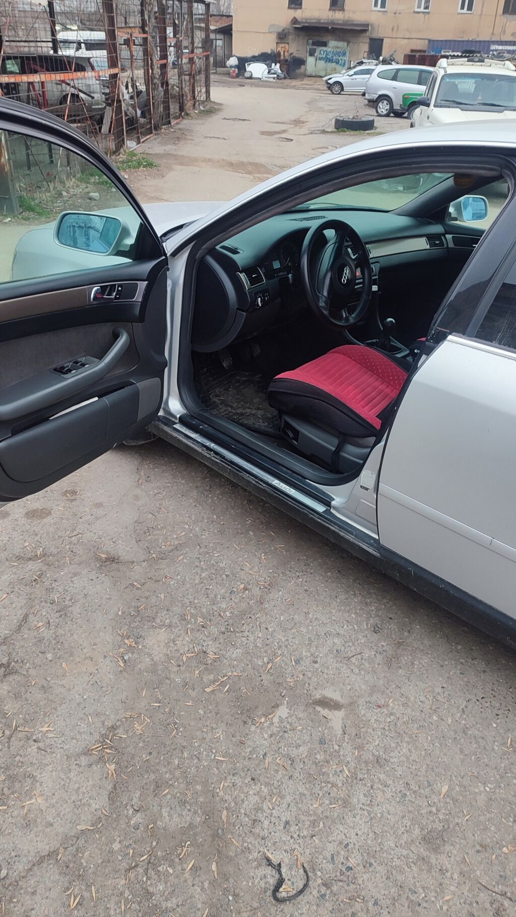 Audi A6: 2000 г., 2.4 л, Механика, Бензин, Седан — фото 2