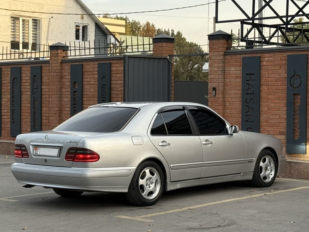 Mercedes-Benz E-Class: 2000 г., 3.2 л, Типтроник, Бензин, Седан: фото 3