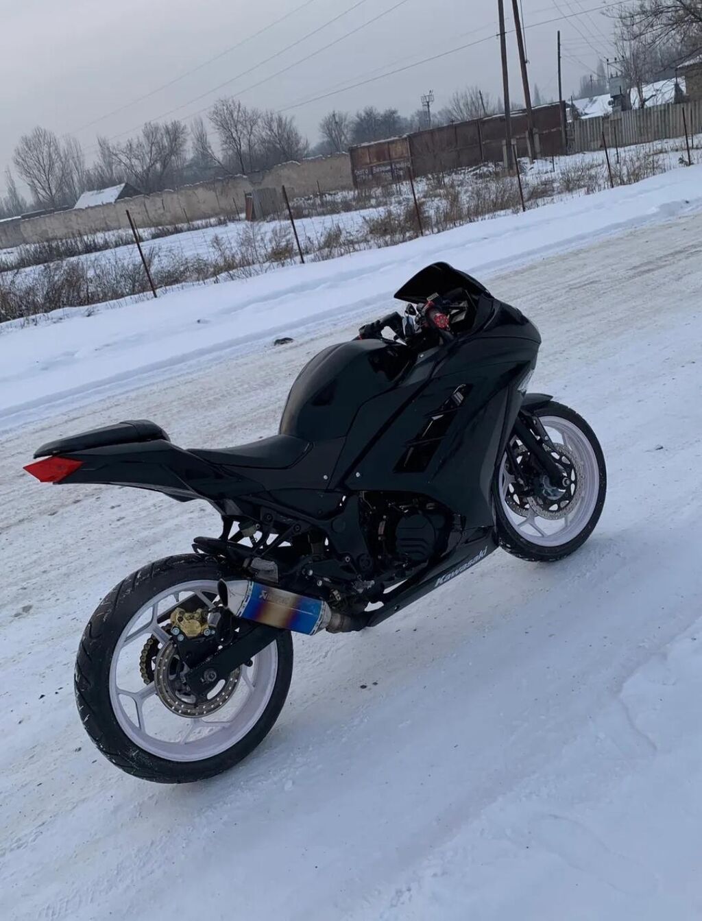 Спортивный мотоцикл в обвесе под Kawasaki - Аэродинамический: фото 3