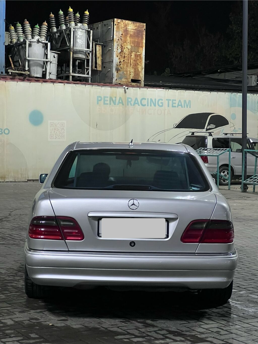 Mercedes-Benz E-Class: 1998 г., 4.3 л, Автомат, Бензин, Седан: фото 4