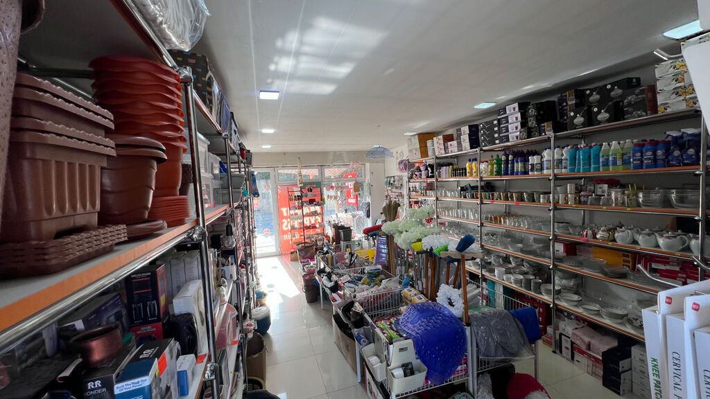 Hazır işlək mağaza biznesi satılır – 10.000 AZN 📌 HAZIR BİZNES –