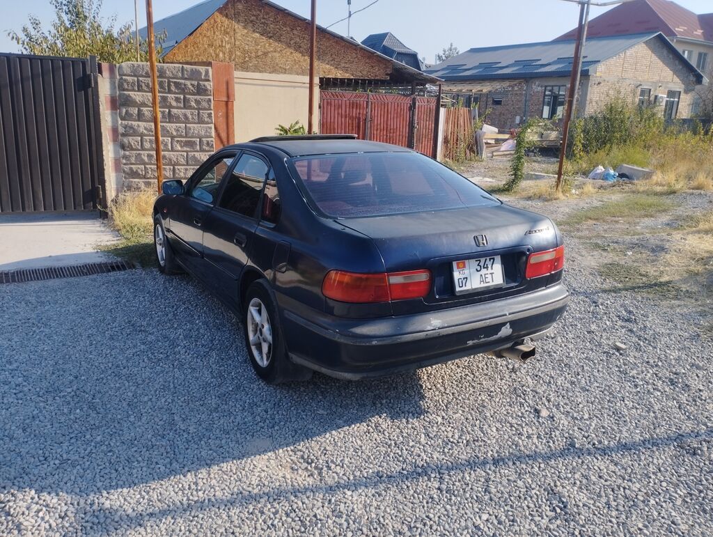 Honda Accord: 1994 г., 2 л, Механика, Бензин, Седан: фото 2