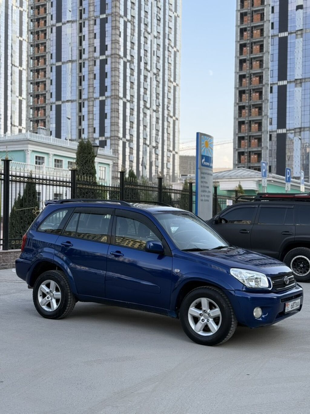 Toyota RAV4: 2005 г., 2 л, Автомат, Газ, Кроссовер: фото 2