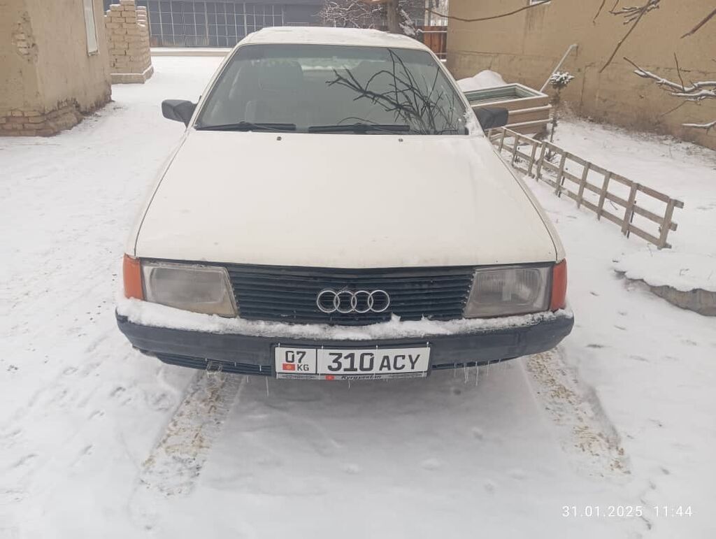 Audi 100: 1986 г., 1.8 л, Механика, Бензин, Седан: фото 2