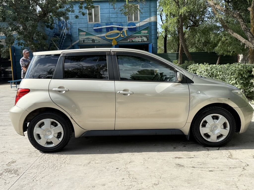 Toyota Ist: 2003 г., 1.3 л, Автомат, Бензин, Хэтчбэк: фото 5