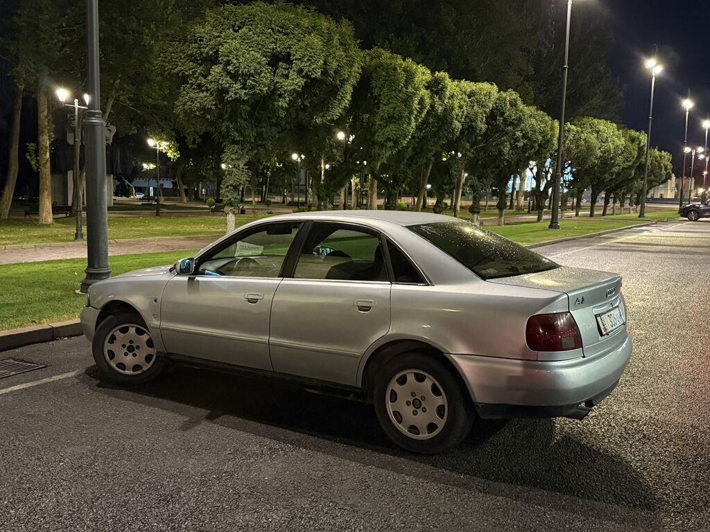 Audi A4: 1996 г., 2.6 л, Автомат, Бензин, Седан: фото 2