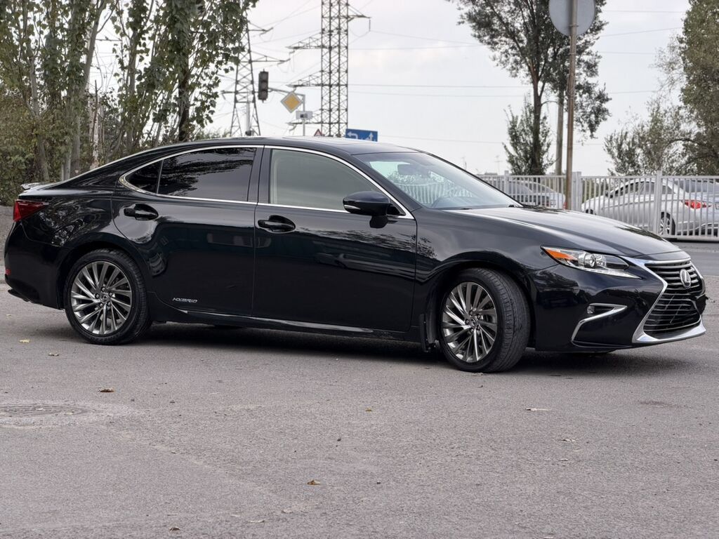 Lexus ES: 2017 г., 2.5 л, Гибрид, Седан: фото 2