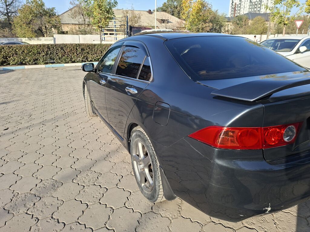 Honda Accord: 2004 г., 2 л, Автомат, Бензин, Седан: фото 2