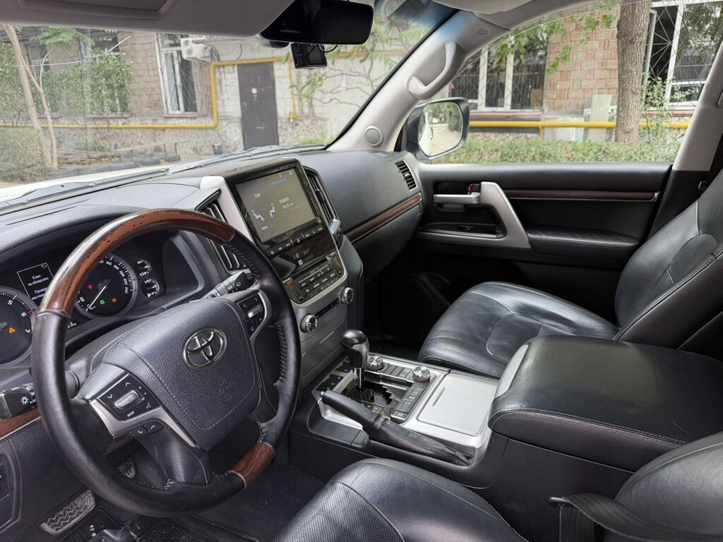 Toyota Land Cruiser: 2016 г., 4.6 л, Автомат, Бензин, Внедорожник: фото 5