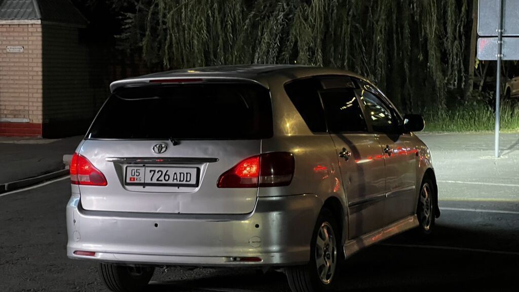 Toyota Ipsum: 2003 г., 2.4 л, Автомат, Бензин, Минивэн: фото 6