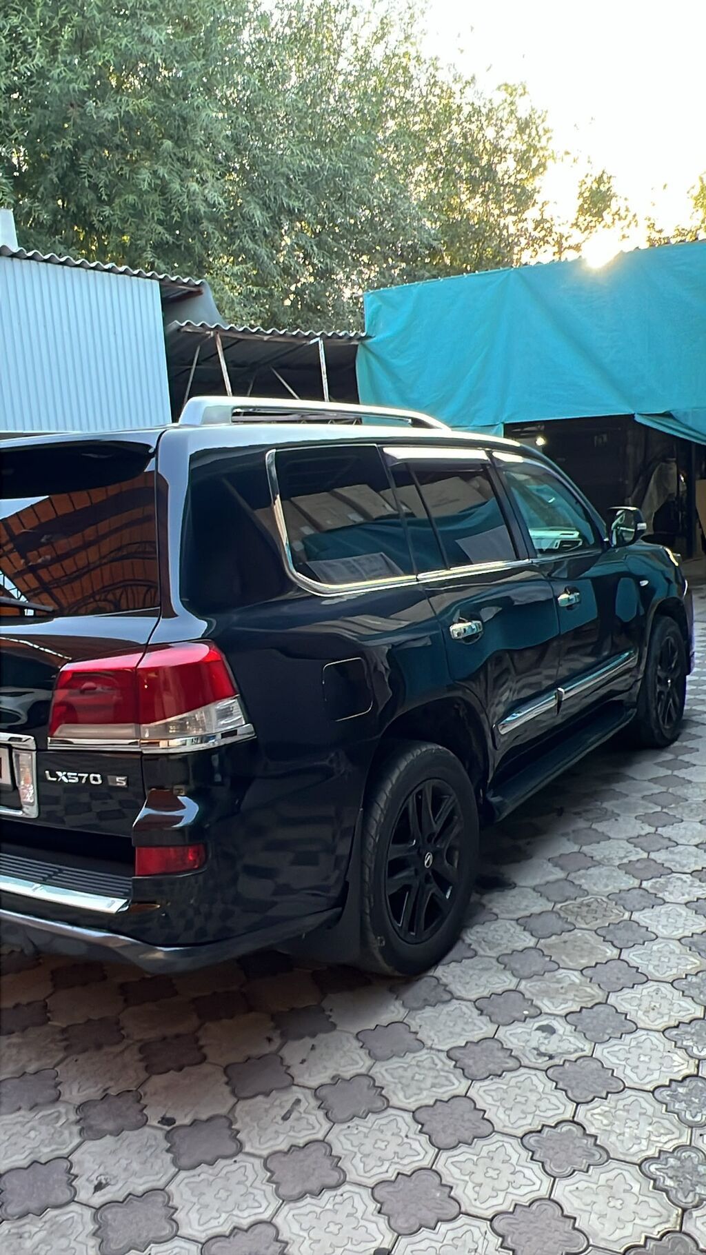 Lexus LX: 2010 г., 5.7 л, Автомат, Газ, Внедорожник: фото 3