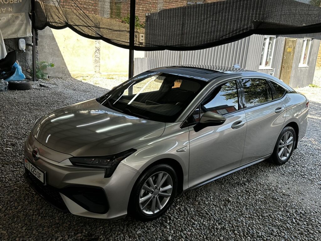 GAC AION S (седан), серебристый металлик. Ключевые особенности: -: фото 1