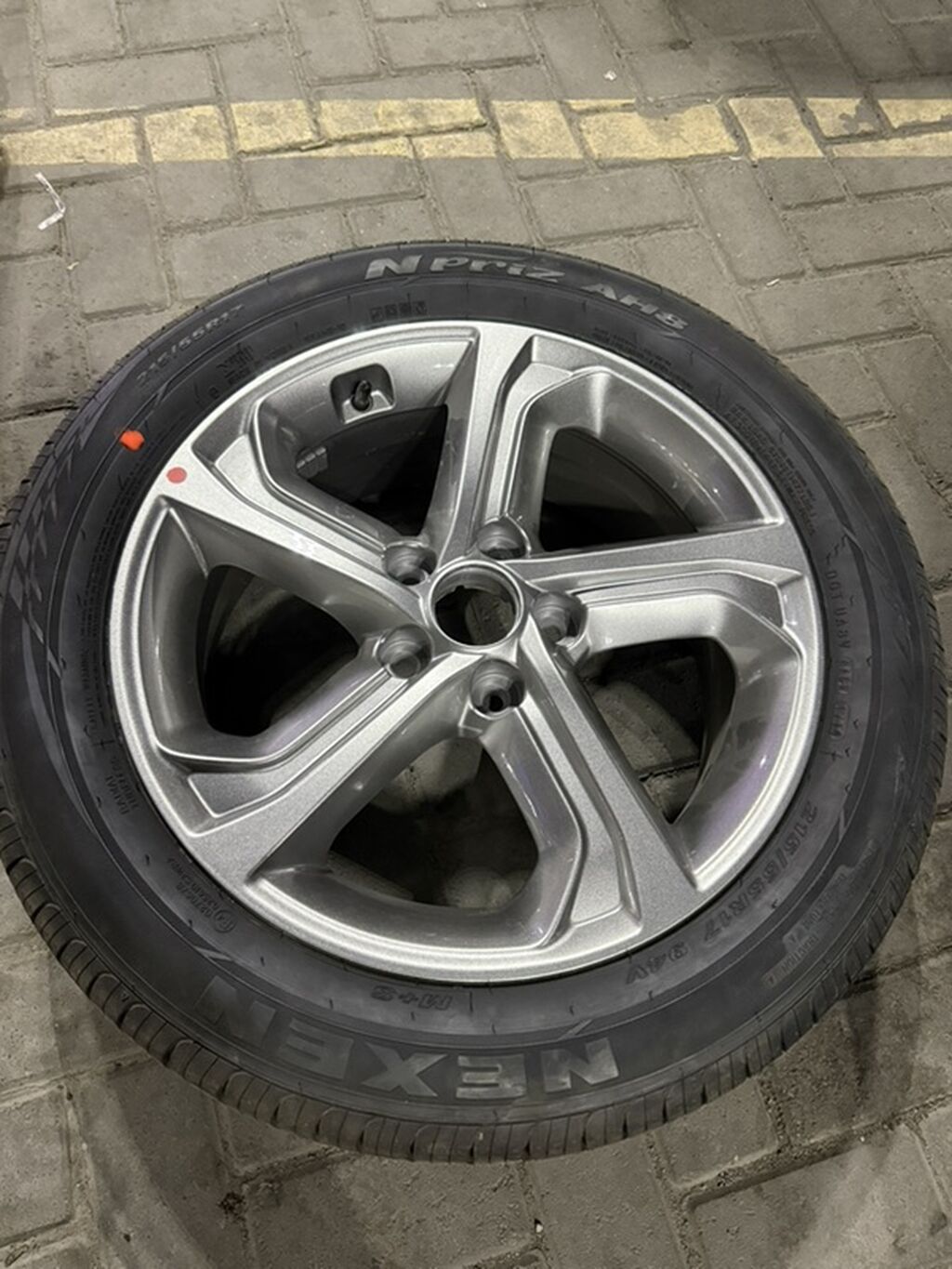 Колеса в сборе 215 / 55 / R 17, Всесезонная, Новый, 1 шт, Легковые, Литые, отверстий - 5: фото 2