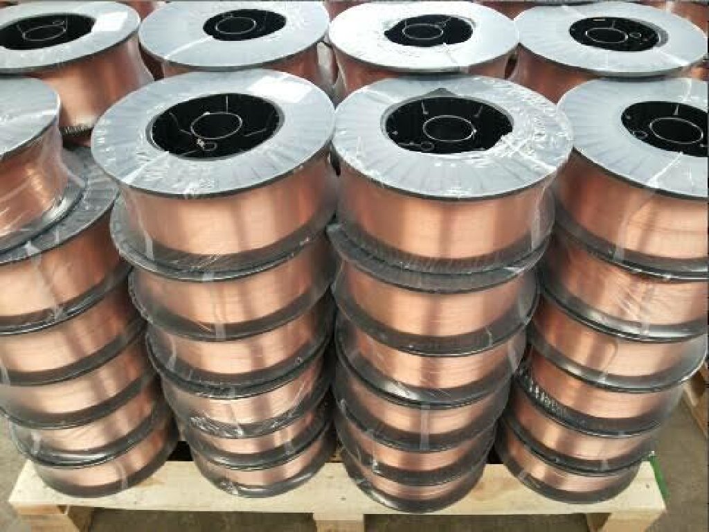 Сварочные материалы сварочная проволока электроды. Проволока сварочная Welding wire 0.8. Сварочная проволока 20 кг. Сварочная проволока 250 кг. Проволока Котельнический завод сварочных материалов.