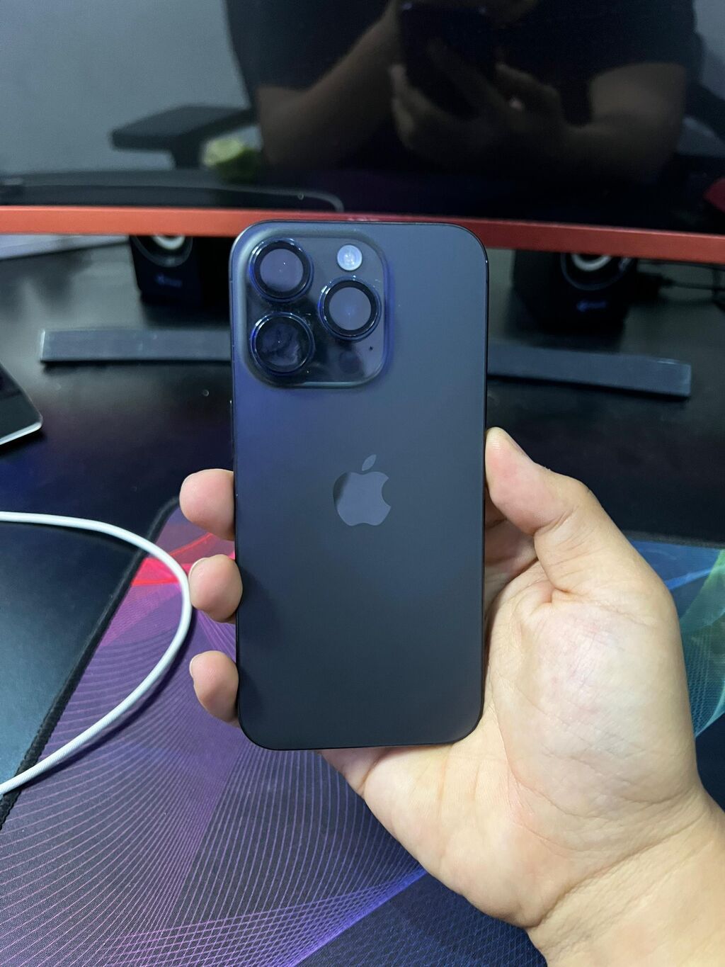 IPhone 15 Pro, Б/у, 256 ГБ, Black Titanium, Чехол, 88 %: фото 2