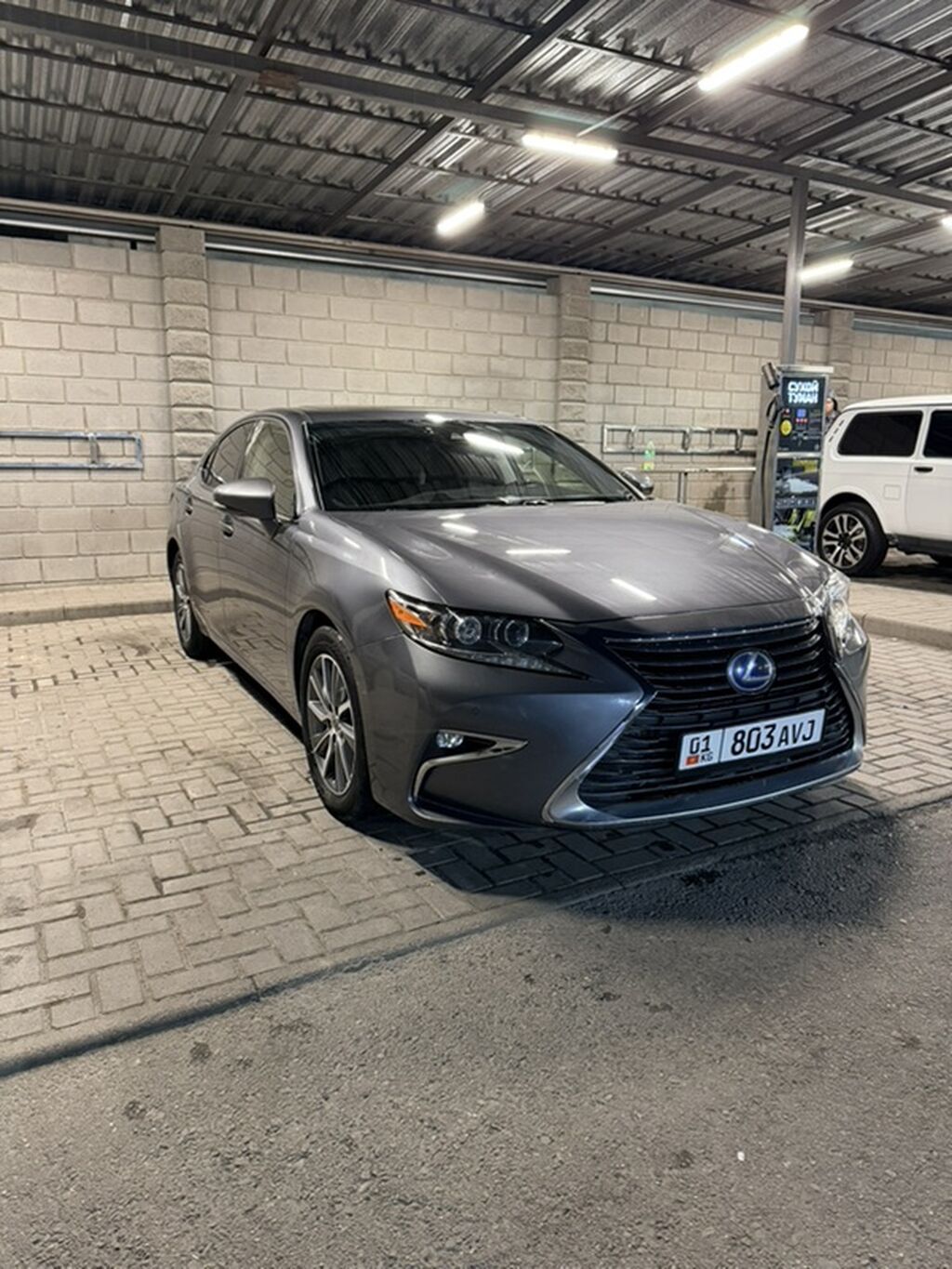 Lexus ES: 2017 г., 2.5 л, Вариатор, Гибрид, Седан: фото 3