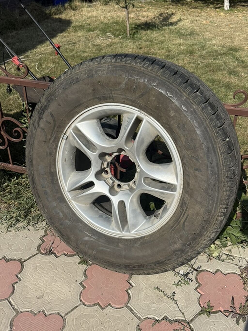 Литой диск с шиной 265/65 R17 112S 1 шт - Размер шины: 265/65 R17 -: фото 1