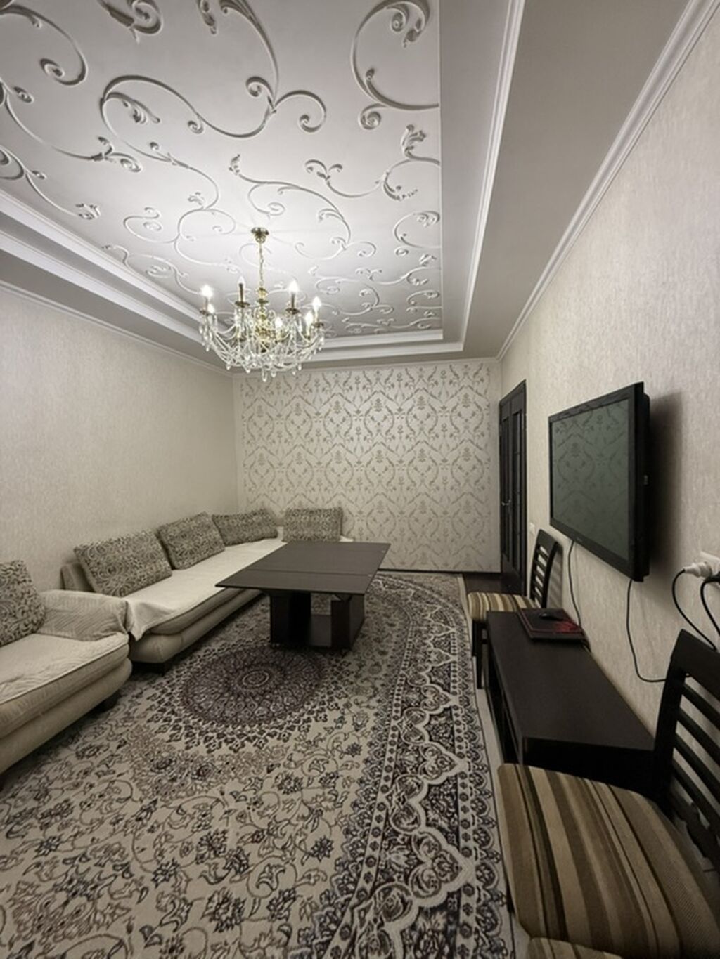 3 комнаты, 70 м², 106 серия, 9 этаж, Евроремонт: фото 1