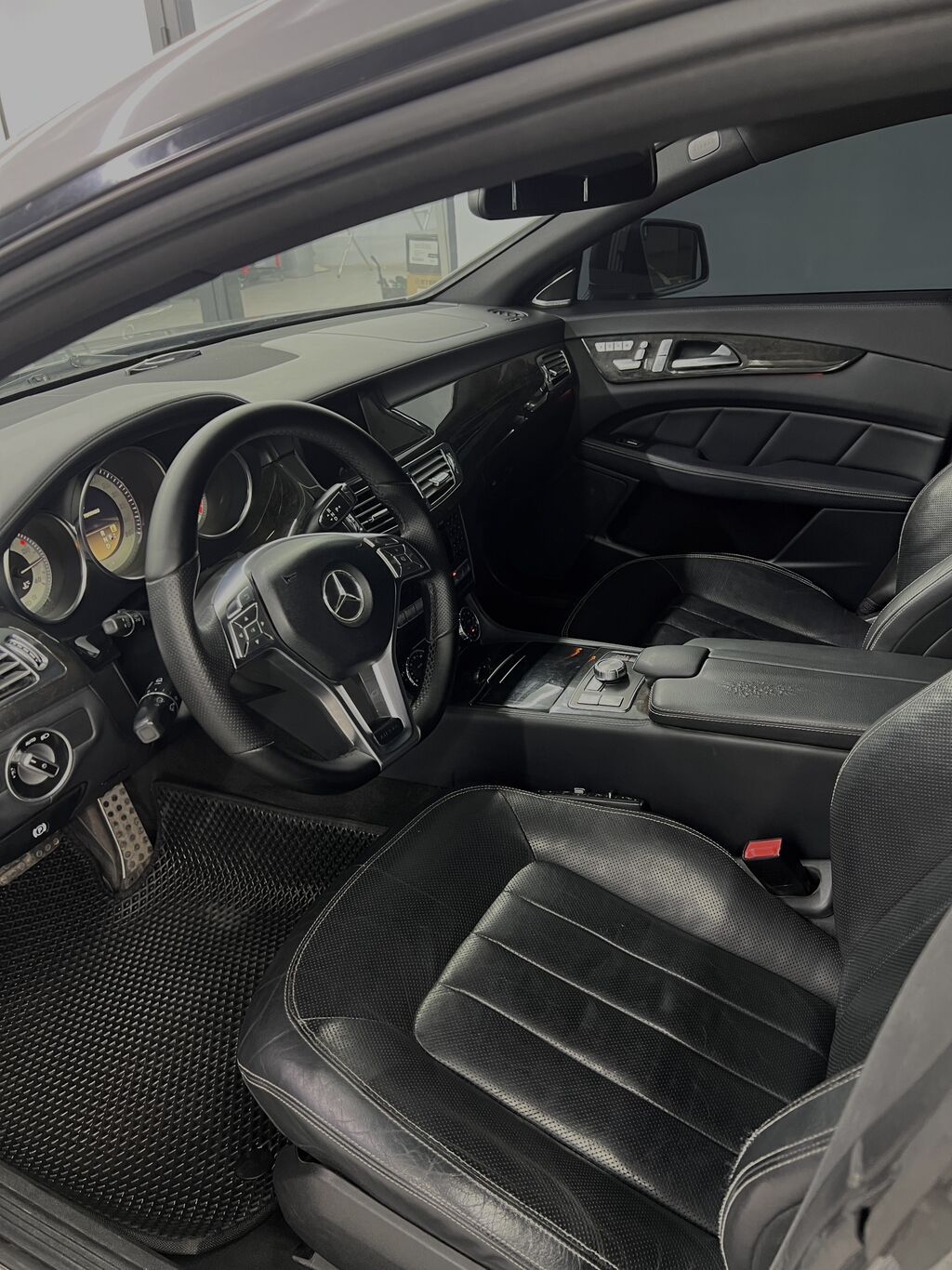 Mercedes-Benz CLS-Class: 2012 г., 4.7 л, Автомат, Бензин: фото 6