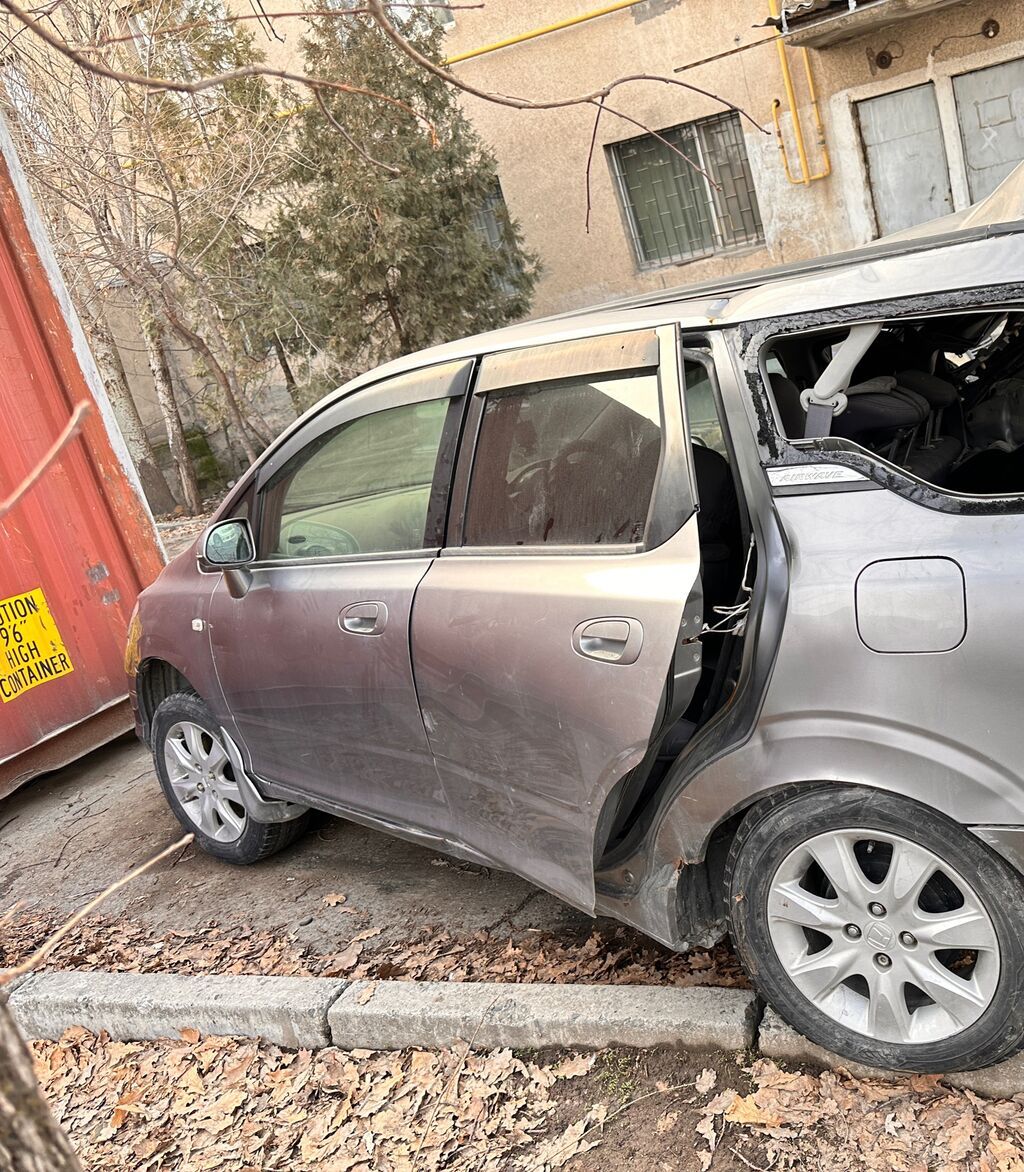Honda Airwave: 2004 г., 1.5 л, Вариатор, Бензин: фото 3