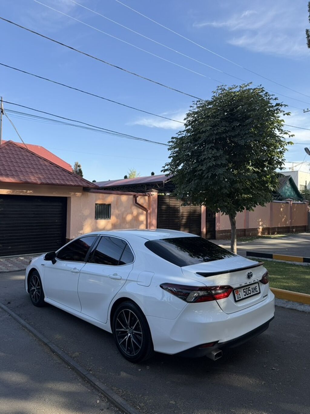 Toyota Camry: 2021 г., Вариатор, Гибрид, Седан: фото 2