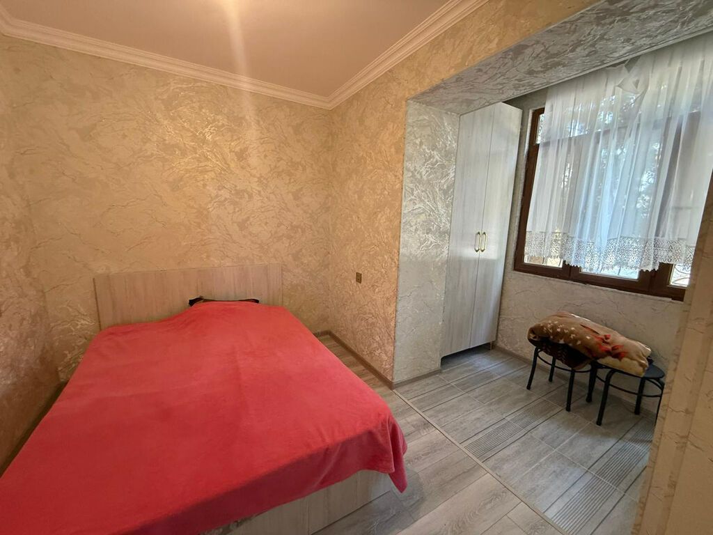 Bileceri qes 297 nomreli mektebin yax 5 mertebeli binanin 1 ci
