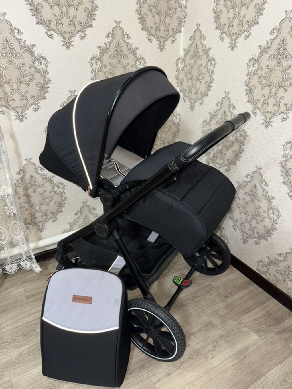 Прогулочная коляска NEW LUX - Универсальная коляска с поворотным — фото 1