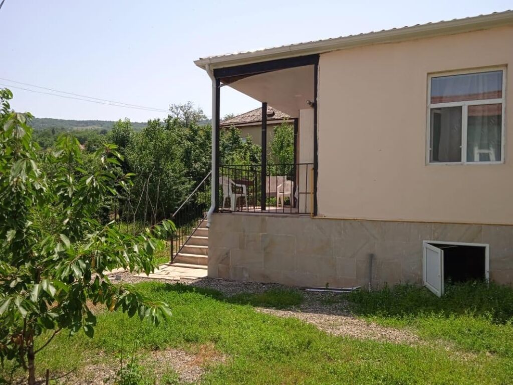80 kv. m, 3 otaqlı, İnternet, İşıq, Su