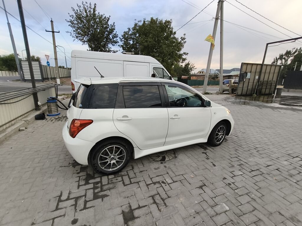 Toyota Ist: 2002 г., 1.5 л, Автомат, Бензин, Хэтчбэк: фото 7