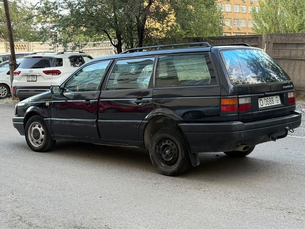 Volkswagen Passat Variant: 1990 г., Механика, Бензин, Универсал: фото 3