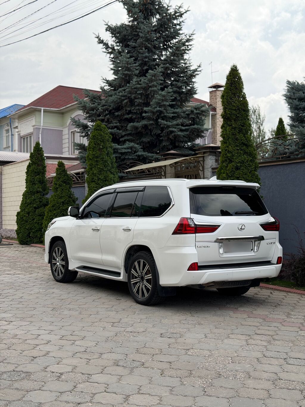Lexus LX: 2016 г., 5.7 л, Автомат, Бензин, Внедорожник — фото 4