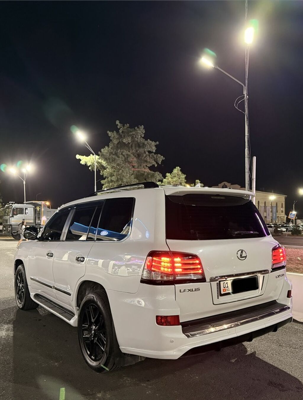 Lexus LX: 2015 г., 5.7 л, Автомат, Бензин, Внедорожник: фото 4