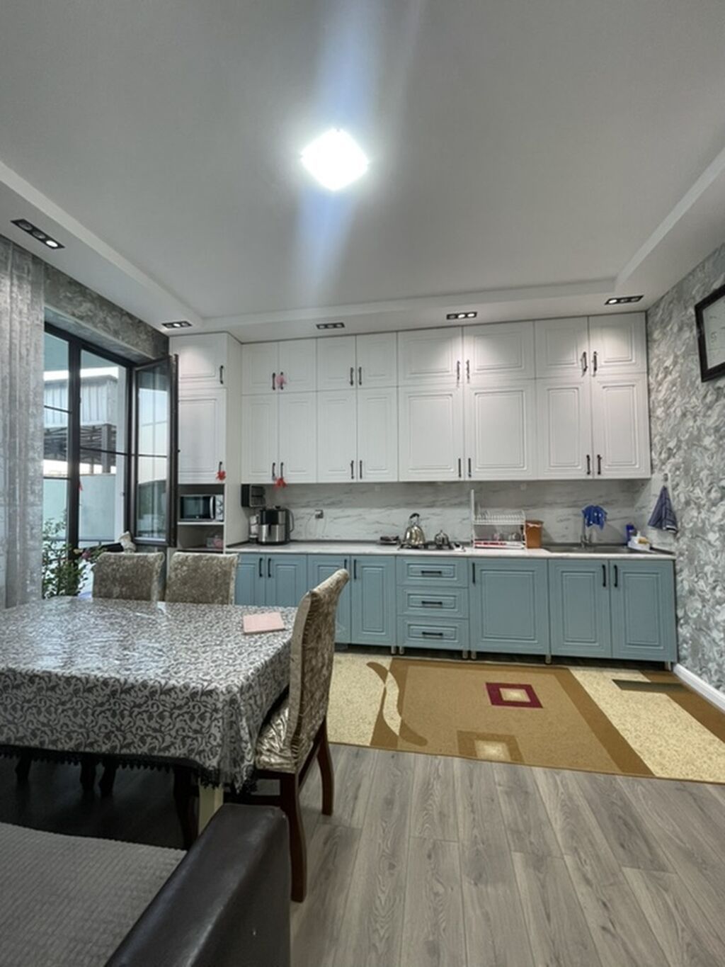 6 otaqlı, 230 kv. m, Kredit var, Yeni təmirli