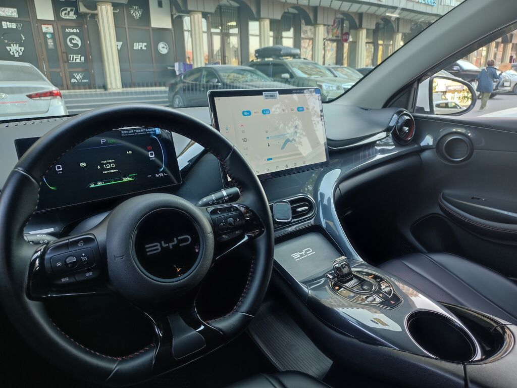 BYD E2: 2025 г., Автомат, Электромобиль, Кроссовер: фото 7