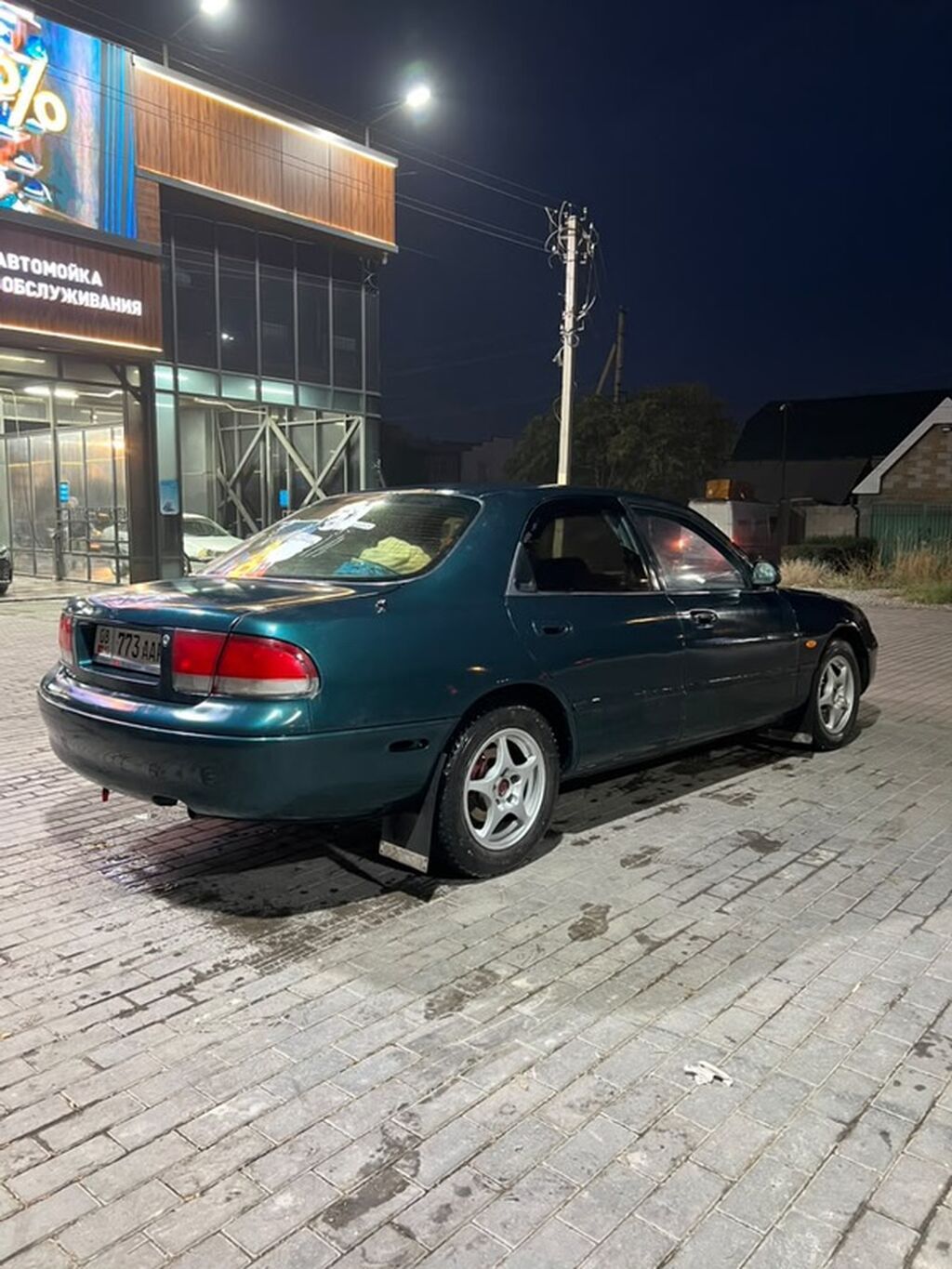 Mazda 626: 1994 г., 2 л, Механика, Седан: фото 3