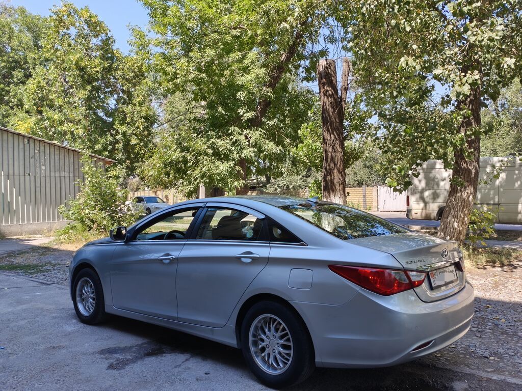 Hyundai Sonata: 2011 г., 2 л, Автомат, Газ, Седан: фото 4