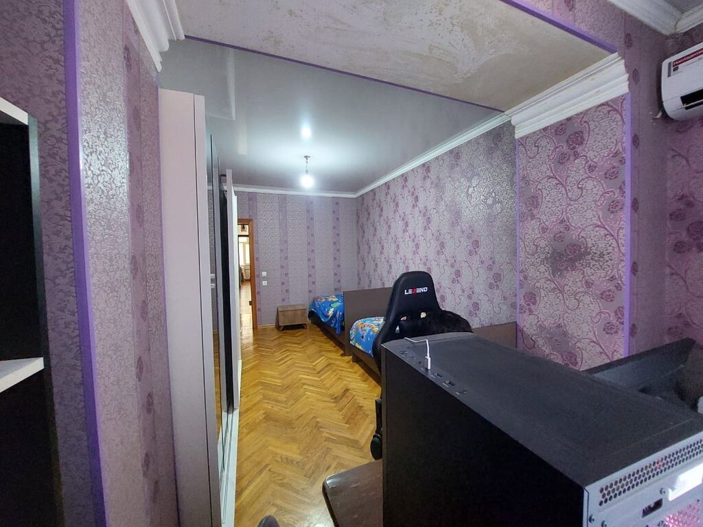 Bakı, Bakıxanov qəs., 4 otaqlı, Köhnə tikili, m. Neftçilər, 100 kv. m