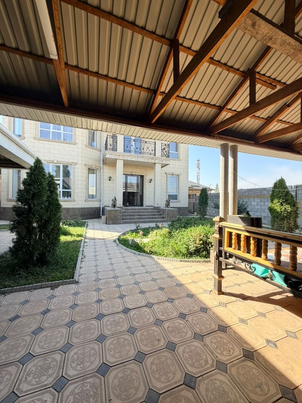 6 комнат и более, 270 м², Бишкек: фото 2